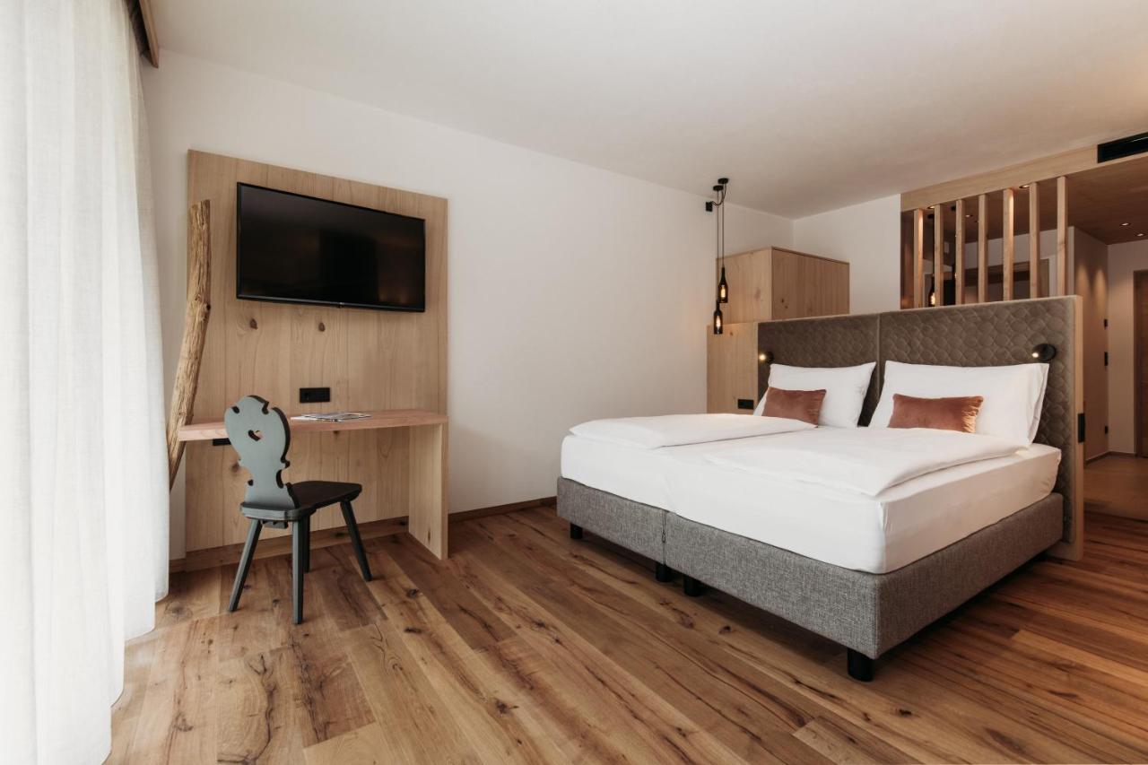 Weingut & Genusshotel Spitalerhof Superior Chiusa Esterno foto